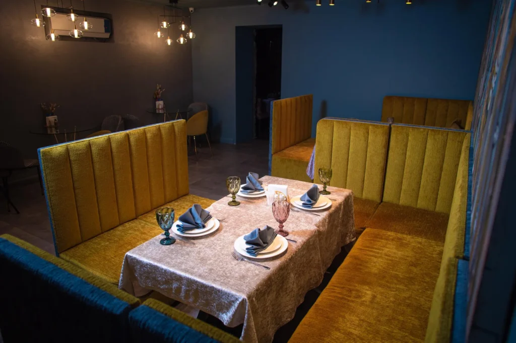 Instalación industrial relacionada con restaurantes en el poblado
